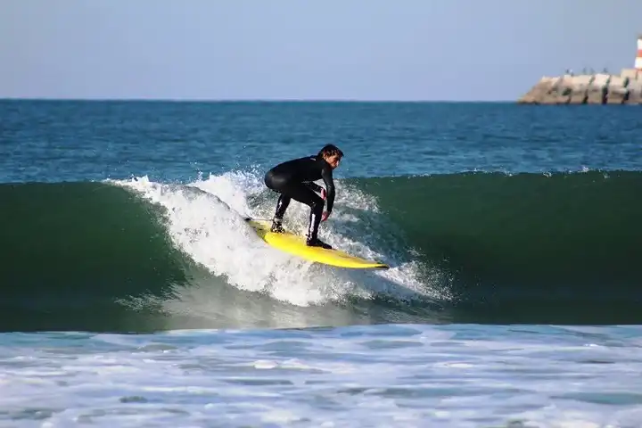 Understand how the famous right-hand wave forms in Figueira da Foz. Image: Facebook Surfando Figueira